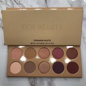 KKW Beauty Eyeshadow Palette Classic Blossom